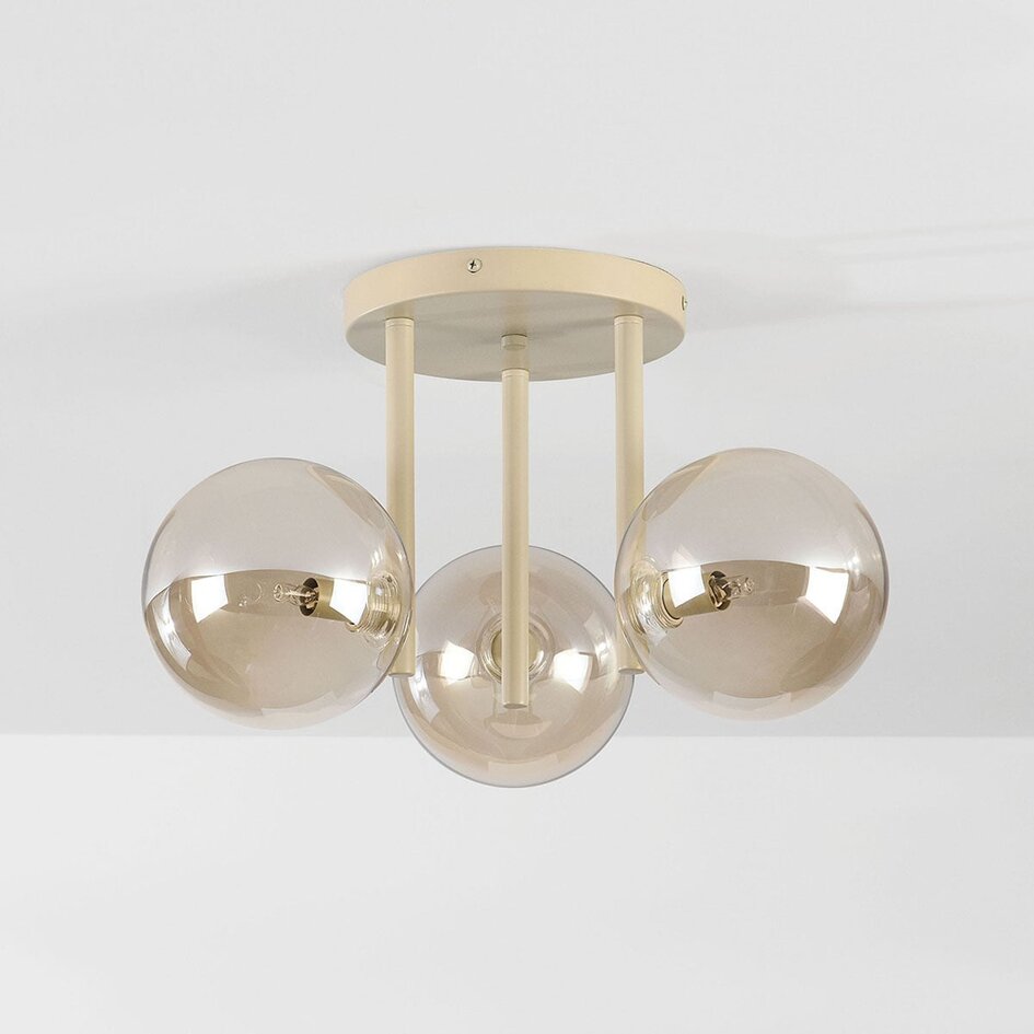 Taklampa Elora med 3 cognacsfärgade glaskupor - beige