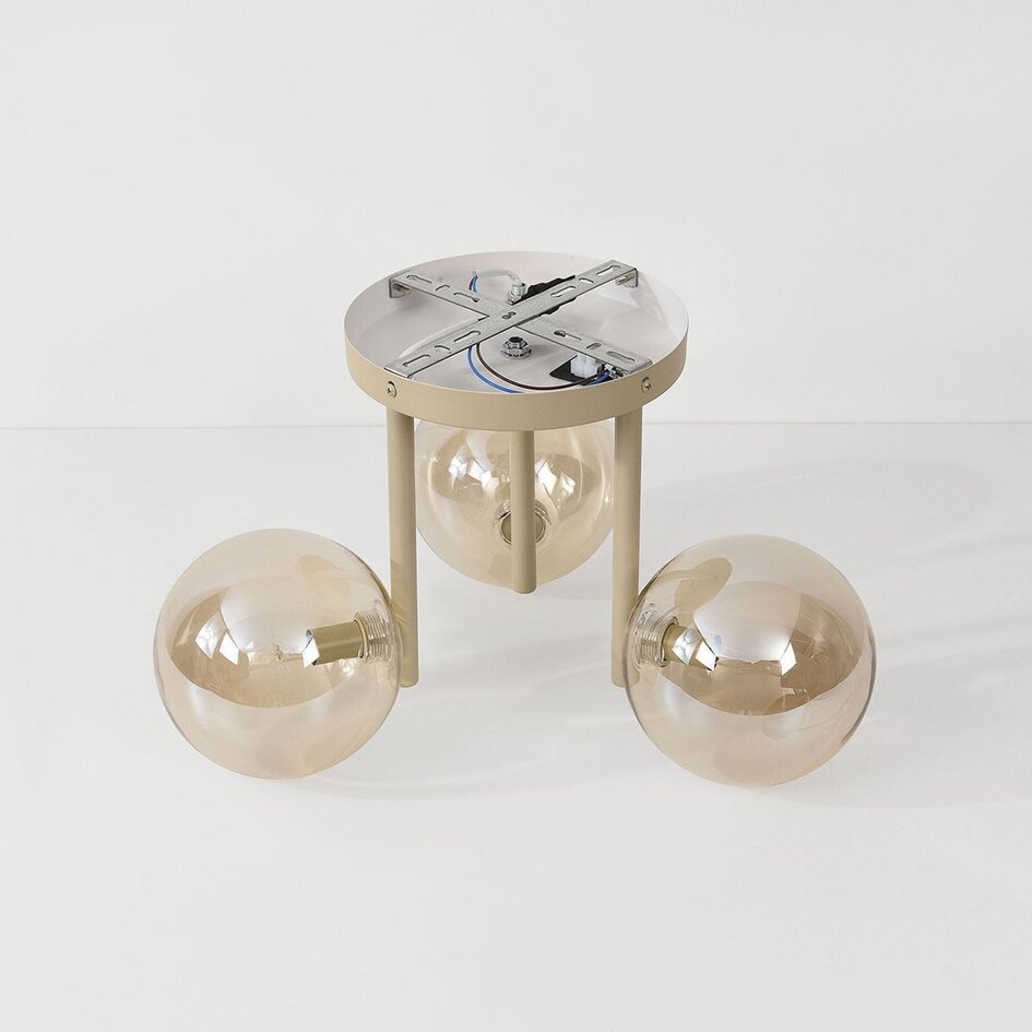 Taklampa Elora med 3 cognacsfärgade glaskupor - beige