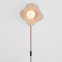 Wandlamp Karise van travertin met glazen bol