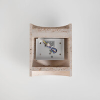 Wandlamp Olly van travertin