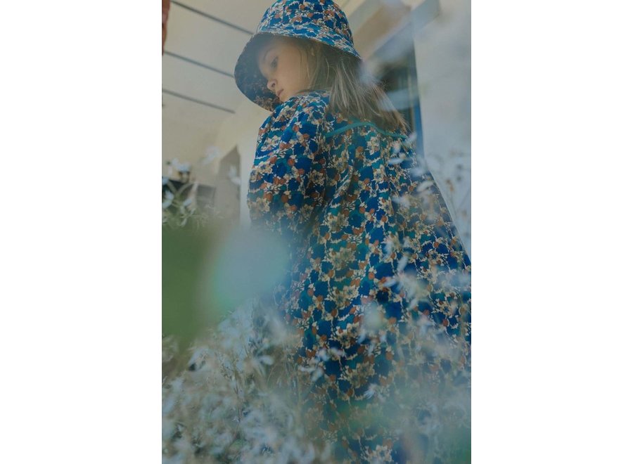 A Monday in Copenhagen | Vera Buckethat Flower Print