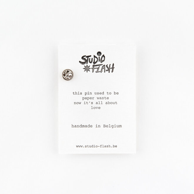 Studio Flash | Letterpress Card PIN 'Lots of hearts'