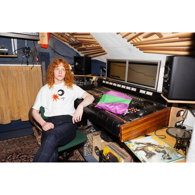 Susan Bijl | The New Pouch Echo & Greenscreen Medium