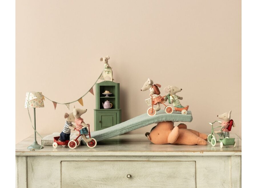 Maileg | Abri à Tricycle Mouse Coral