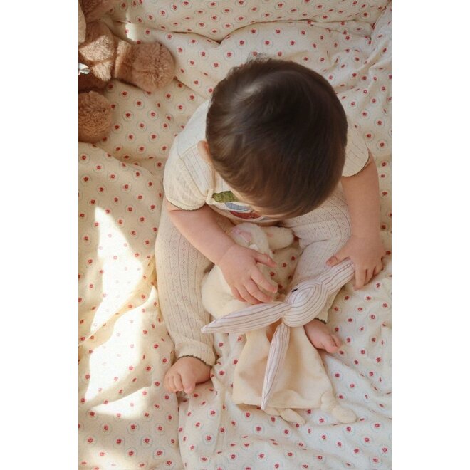 Konges Sløjd | Bunny Hand Rattle Stripie Petite Rose