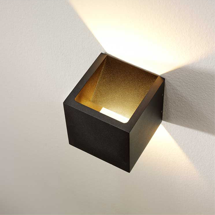 Dimbare in- en outdoor wandlamp Cube met geïntegreerde LED