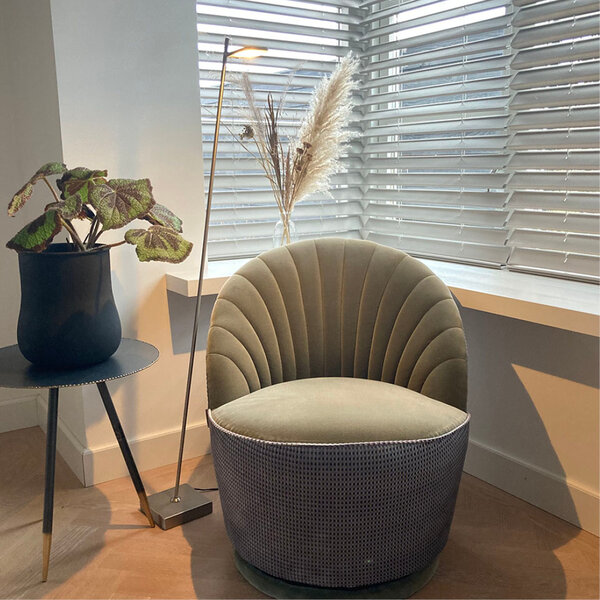 Freelight Dimbare 1-lichts vloerlamp Block met geïntegreerde LED