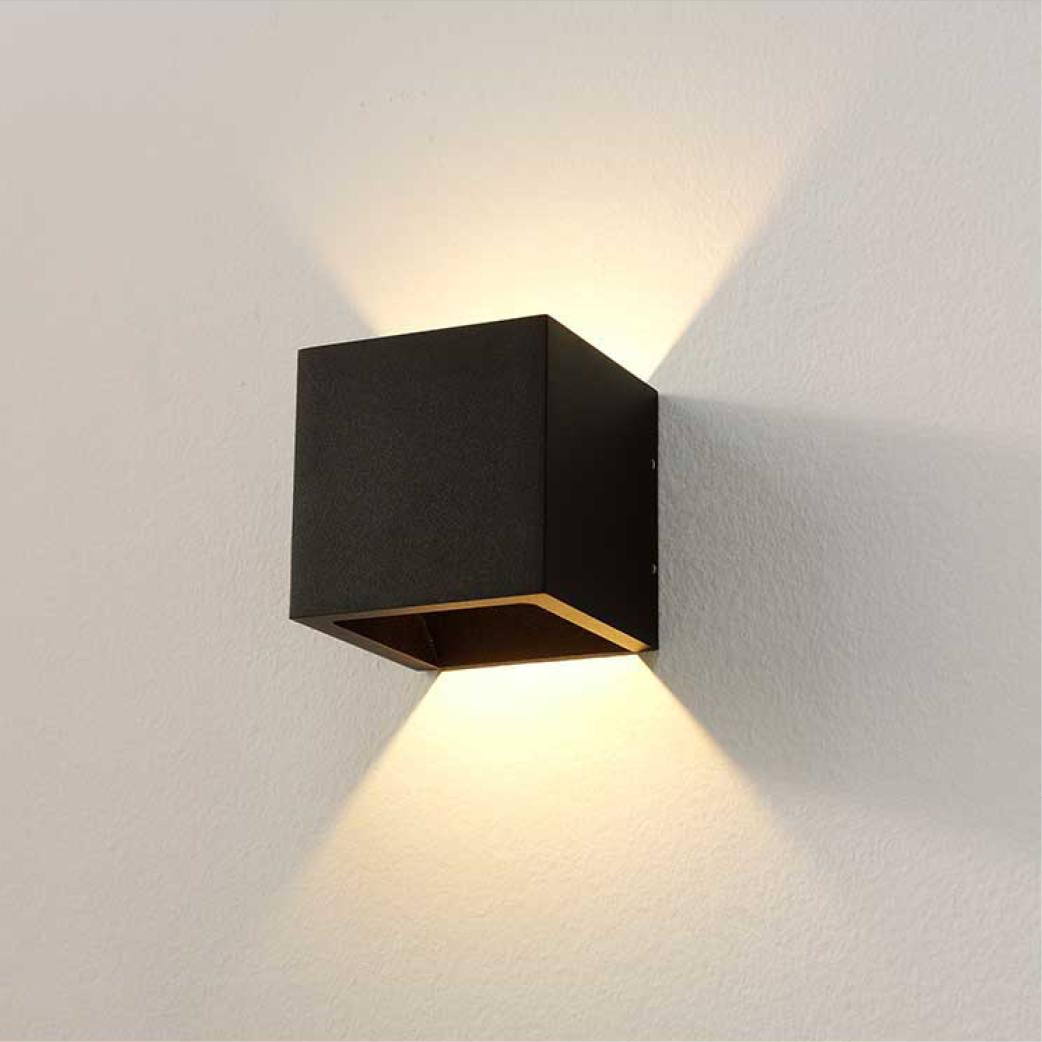 to Warm) dimbare wandlamp Cube LED van het NLse merk Artdelight Designlamp.nl