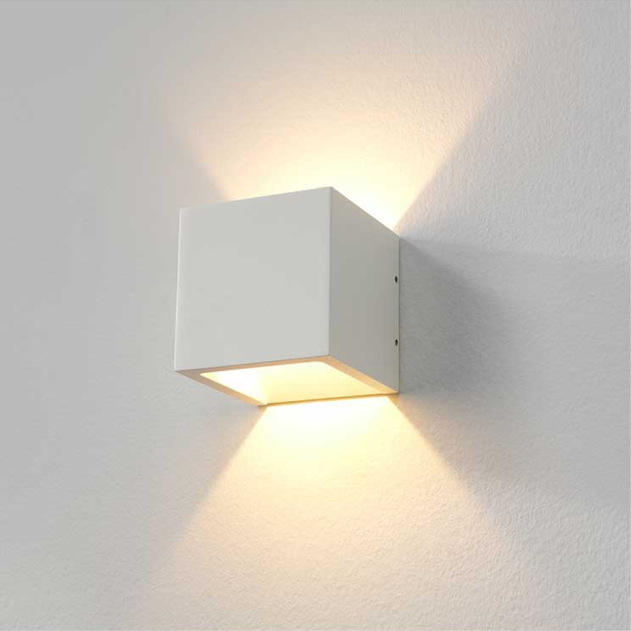 'Dim to Warm' dimbare in- en outdoor wandlamp Cube met geïntegreerde LED