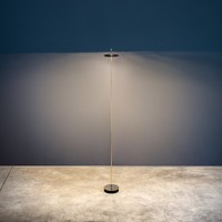 Snoerloze en 3-staps dimbare vloerlamp Giulietta BE F met geïntegreerde LED