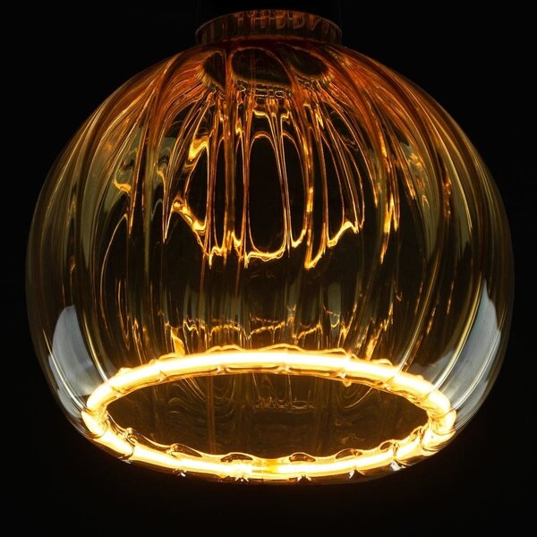 Segula Dimbare LED lichtbron Floating LED Globe 150 straight gold