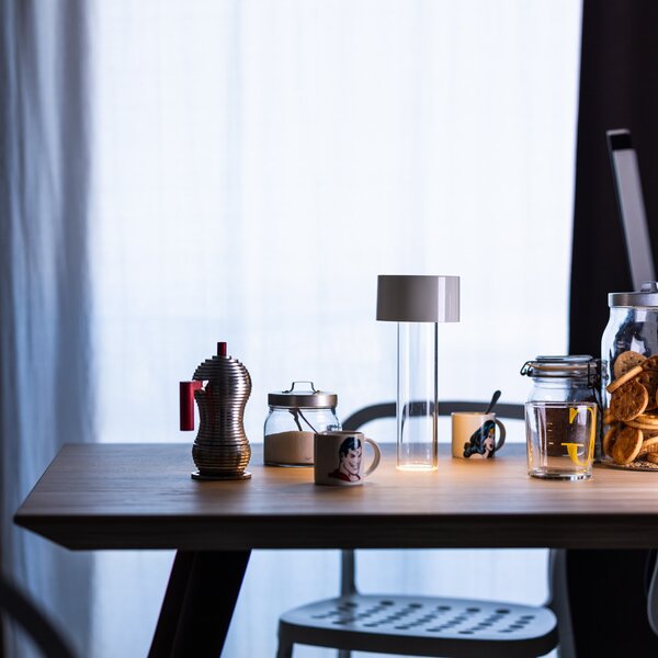 Foscarini 3-staps dimbare en oplaadbare tafellamp Fleur met geïntegreerde LED