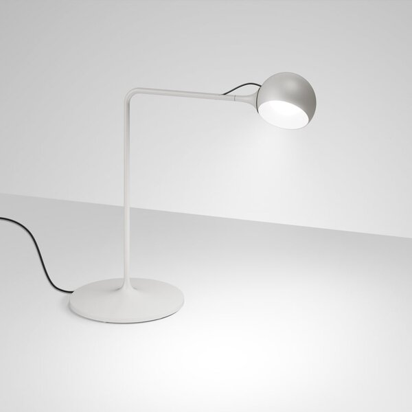 Artemide Dimbare tafellamp Ixa met geïntegreerde LED