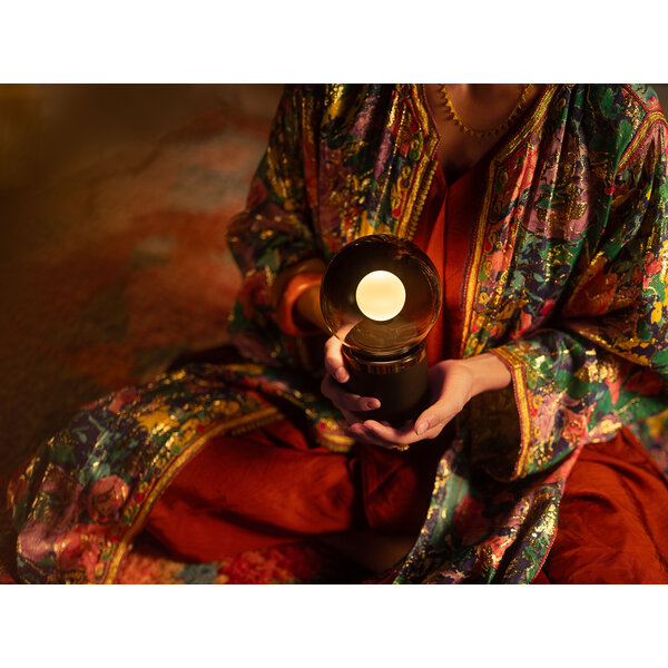 Occhio Draadloze tafellamp Luna Pura met geïntegreerde LED