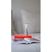 Zafferano Dimbare, draagbare en oplaadbare tafellamp Damina met geïntegreerde LED