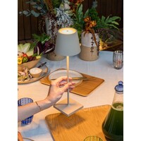 Zafferano Dimbare, draagbare en oplaadbare tafellamp Poldina met geïntegreerde LED