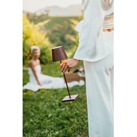 Zafferano Dimbare, draagbare en oplaadbare tafellamp Poldina met geïntegreerde LED