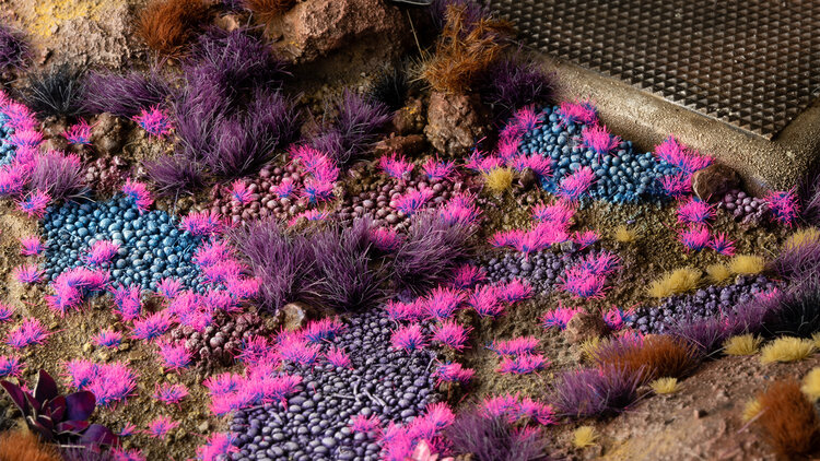 Gamers Grass GamersGrass: Tufts - Tiny Alien Neon