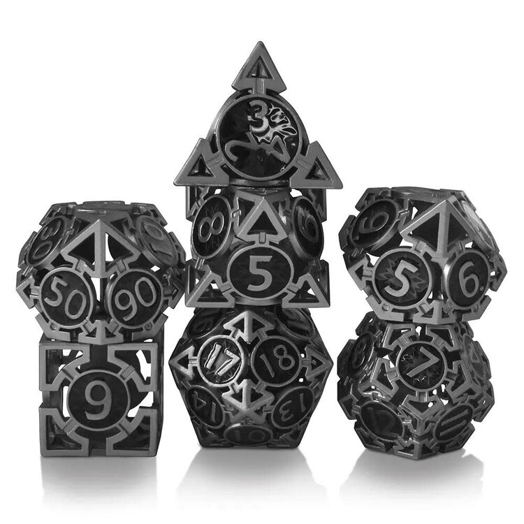 Würfelz Triangle Black with Silver - 7 Die Metal Set