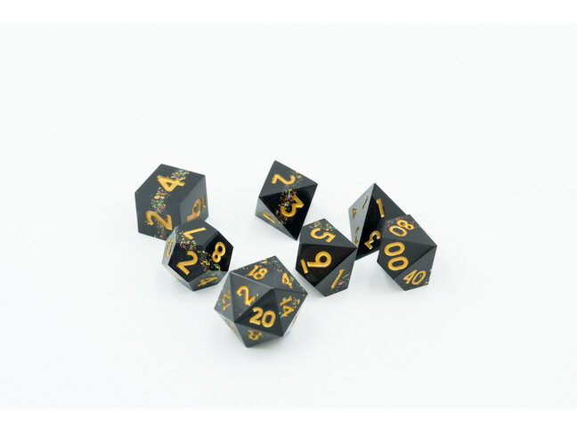 Würfelz Red Powder Black with Gold - 7 Die Sharp Edged Resin Set