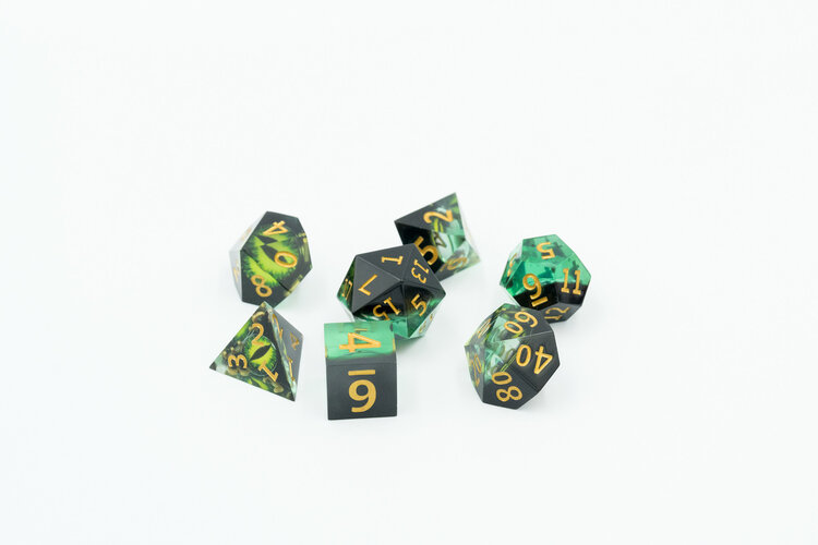 Würfelz Würfelz: Pearl Pattern Green Dragon Eye with Black - 7 Die Sharp Edged Resin Set