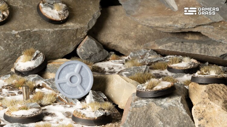 Gamers Grass GamersGrass: Bases - Winter - Round 28mm - Battle Ready (8)