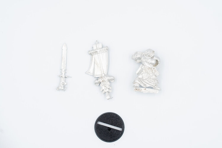 Games Workshop Warhammer Warhammer 40000 - Dark Angels: Ezekiel Grand Master of Librarians