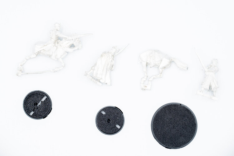 Games Workshop Warhammer Games Workshop - Middle-Earth: Elendil & Isildur (Footed & Mounted)