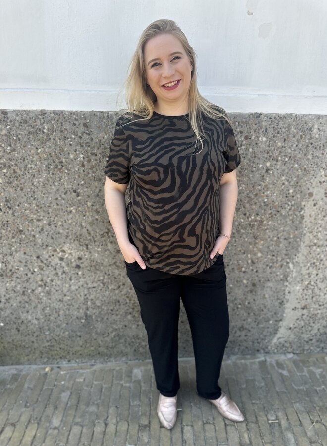 CARLULU LIFE SS O-NECK JEANS FIT TEE JRS Forest Night ZEBRA
