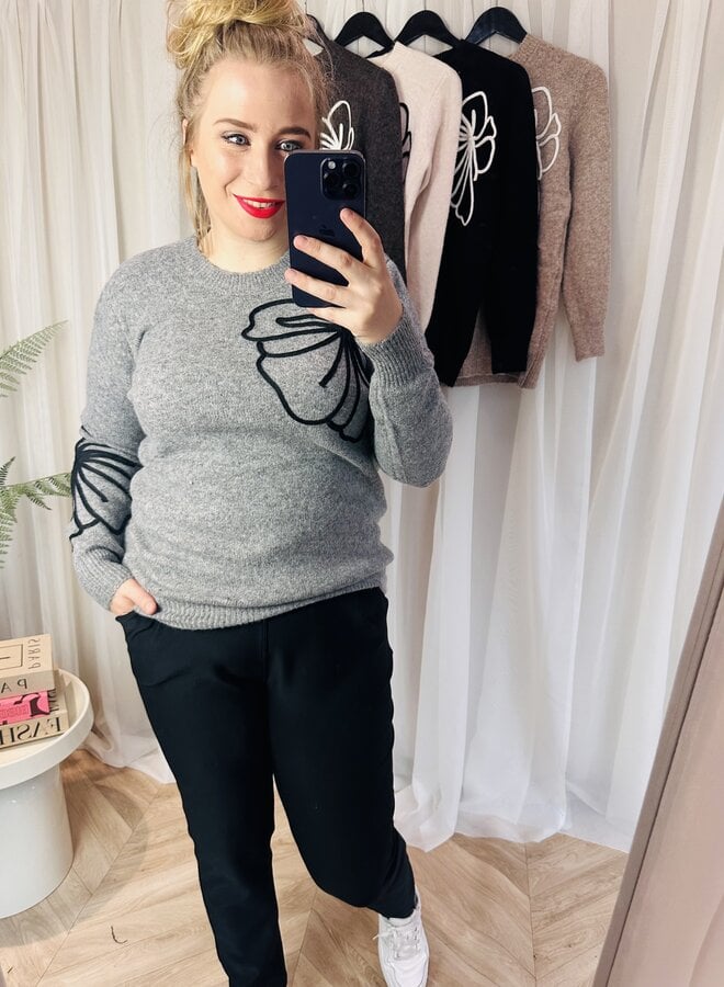 Trui met bloem Lotte (meerdere kleuren)