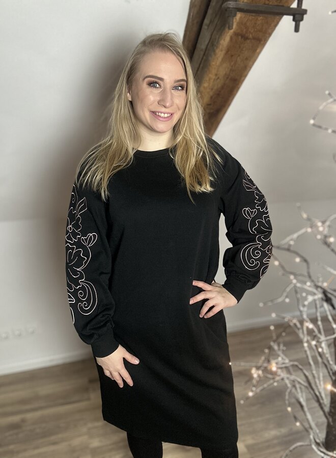 CARELLE L/S O-NECK ABOVE KNEE DRESS JRS Black/ZINFANDEL