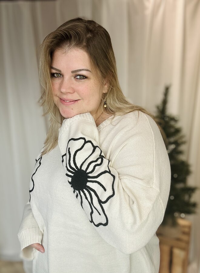 CARPETRA LS FLOWER EMB O-NECK CC KNT Birch/Black