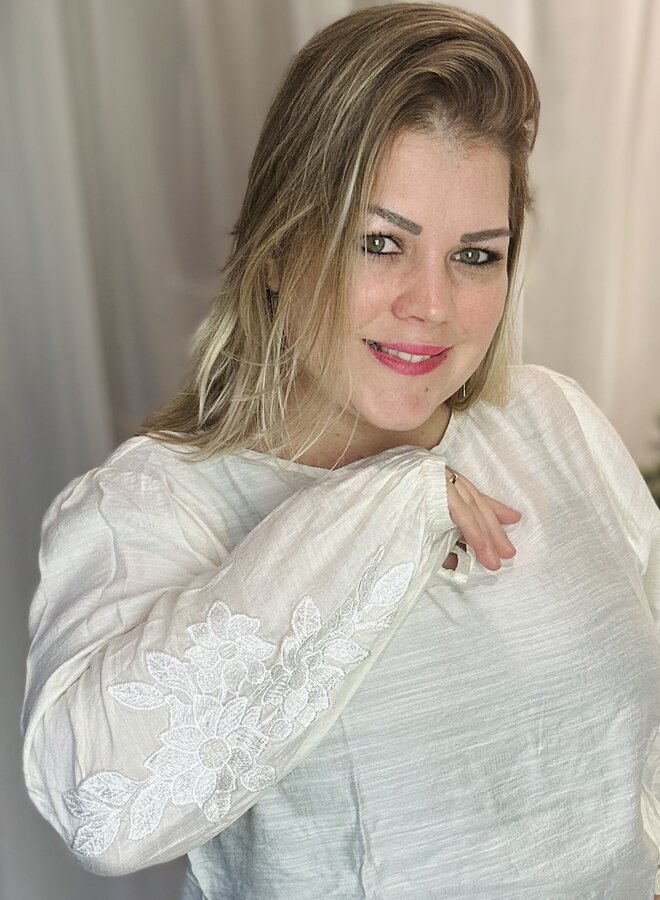 CARLANNE LS EMB TOP WVN Sandshell