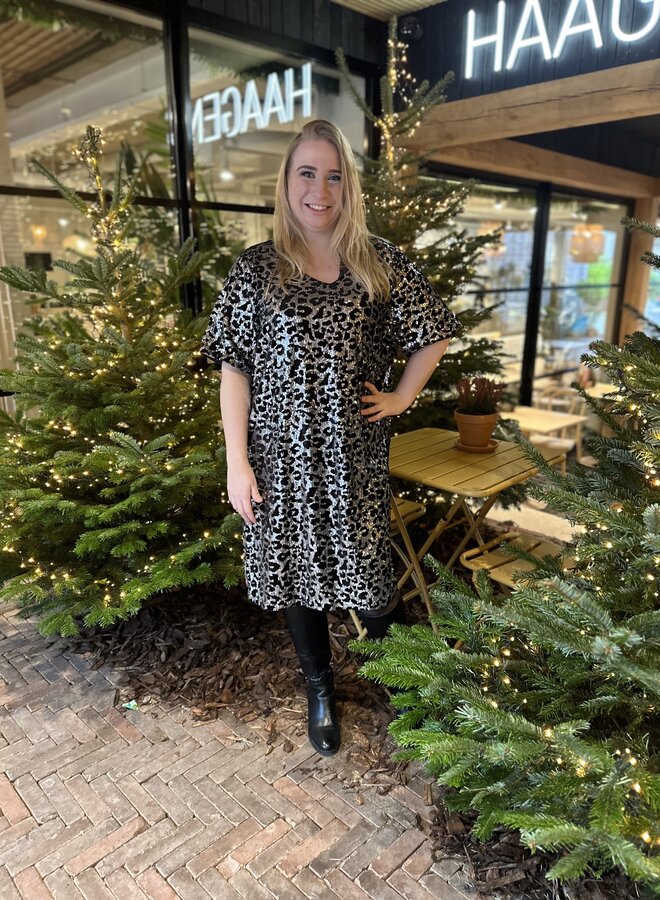 CARLEONORA LIFE S/S V-NECK ABK DRESS Black/Leo sequin