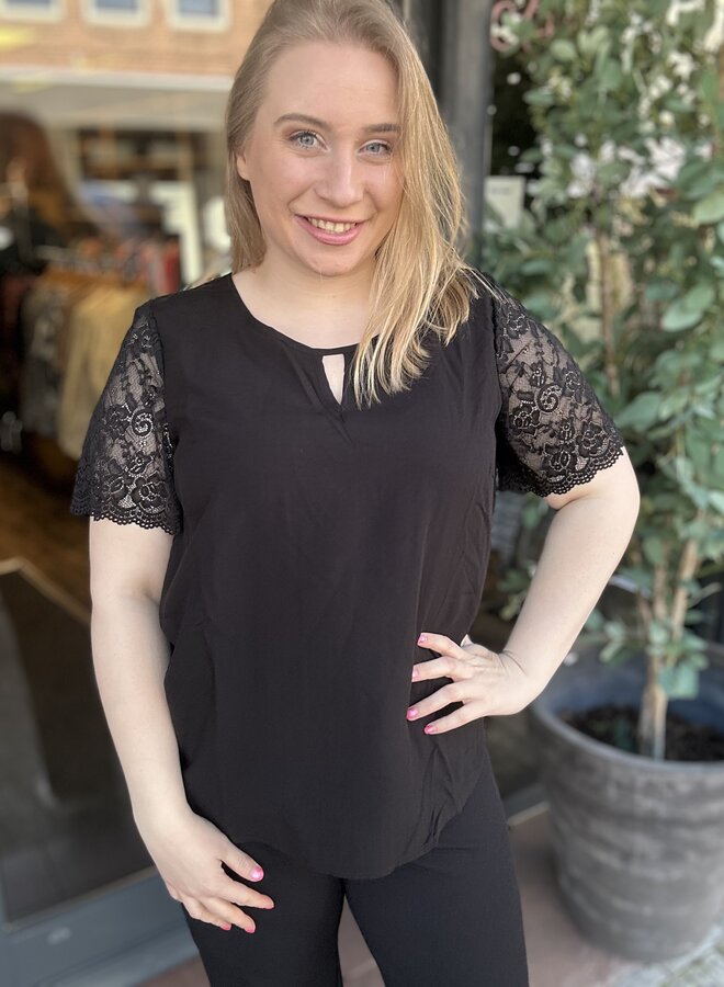 VMCRUSK LACE V-NECK SS TOP WVN CUR Black