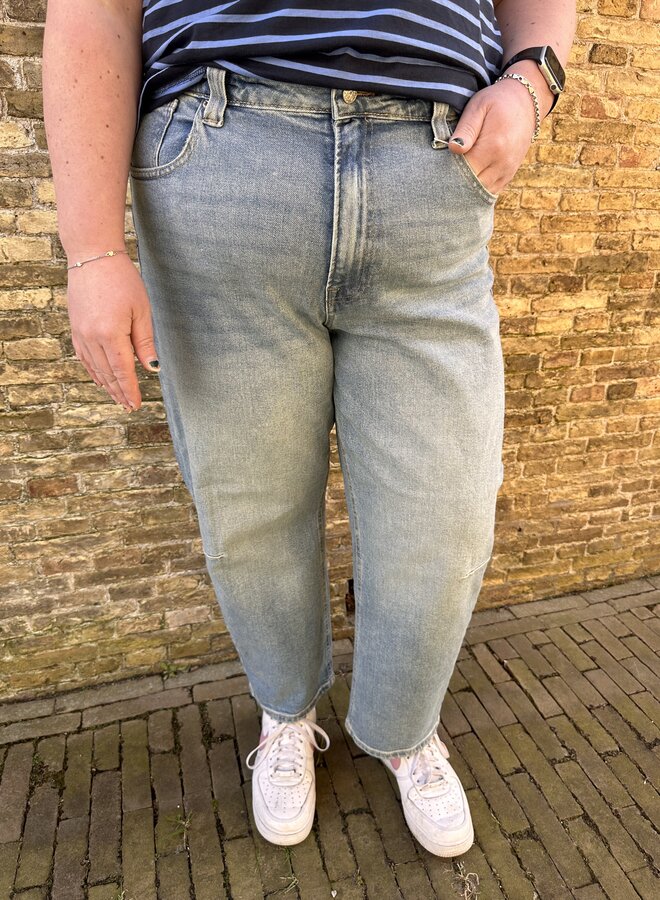 CARFRANKIE HW CROP ANKLE BARREL DNM TAI Medium Blue Denim