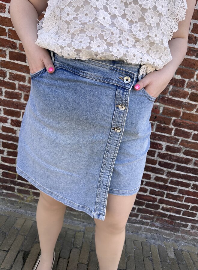 CARLESLY REG LB DNM SKORT TAI Light Blue Denim
