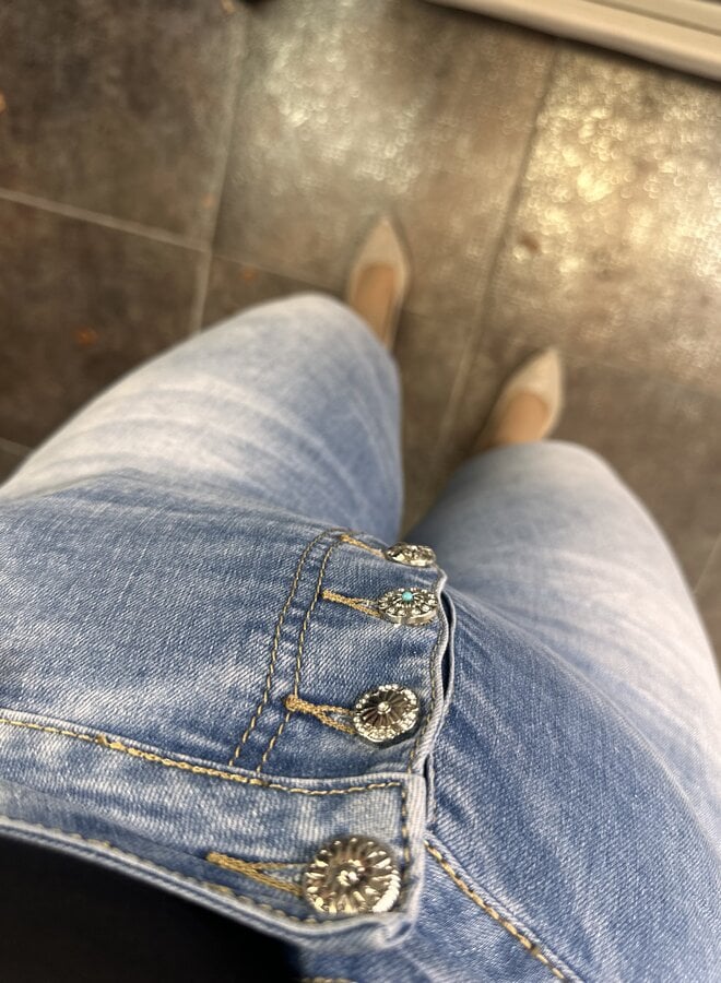 Driekwart jeans met knopen KC2588