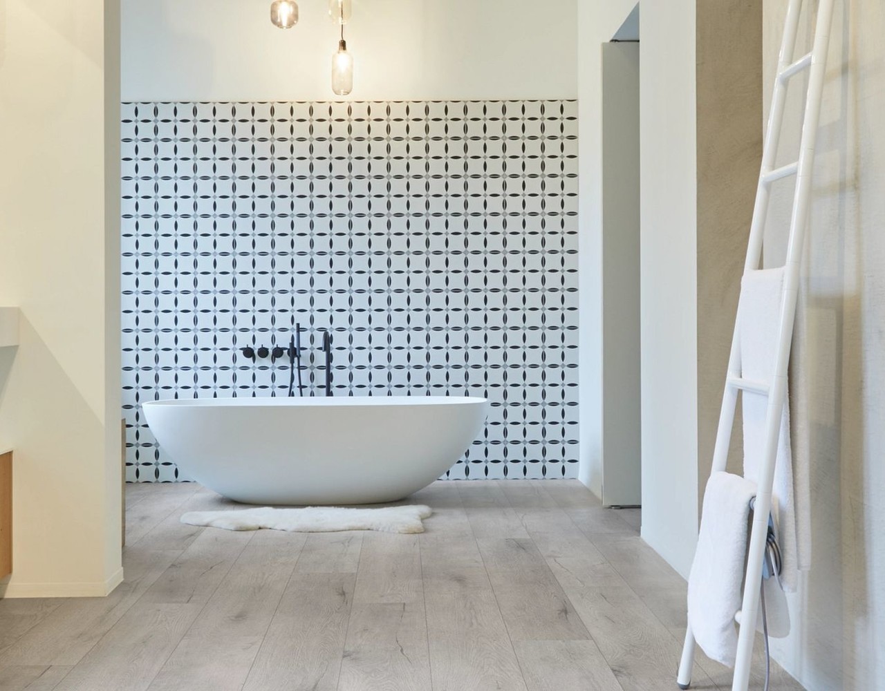 COREtec COREtec Essentials 1800+++ Fremont Oak LVRE 2293 Rigid Core Click PVC COREtec COREtec Essentials 1800+++ Fremont Oak LVRE 2293 Rigid Core Click PVC