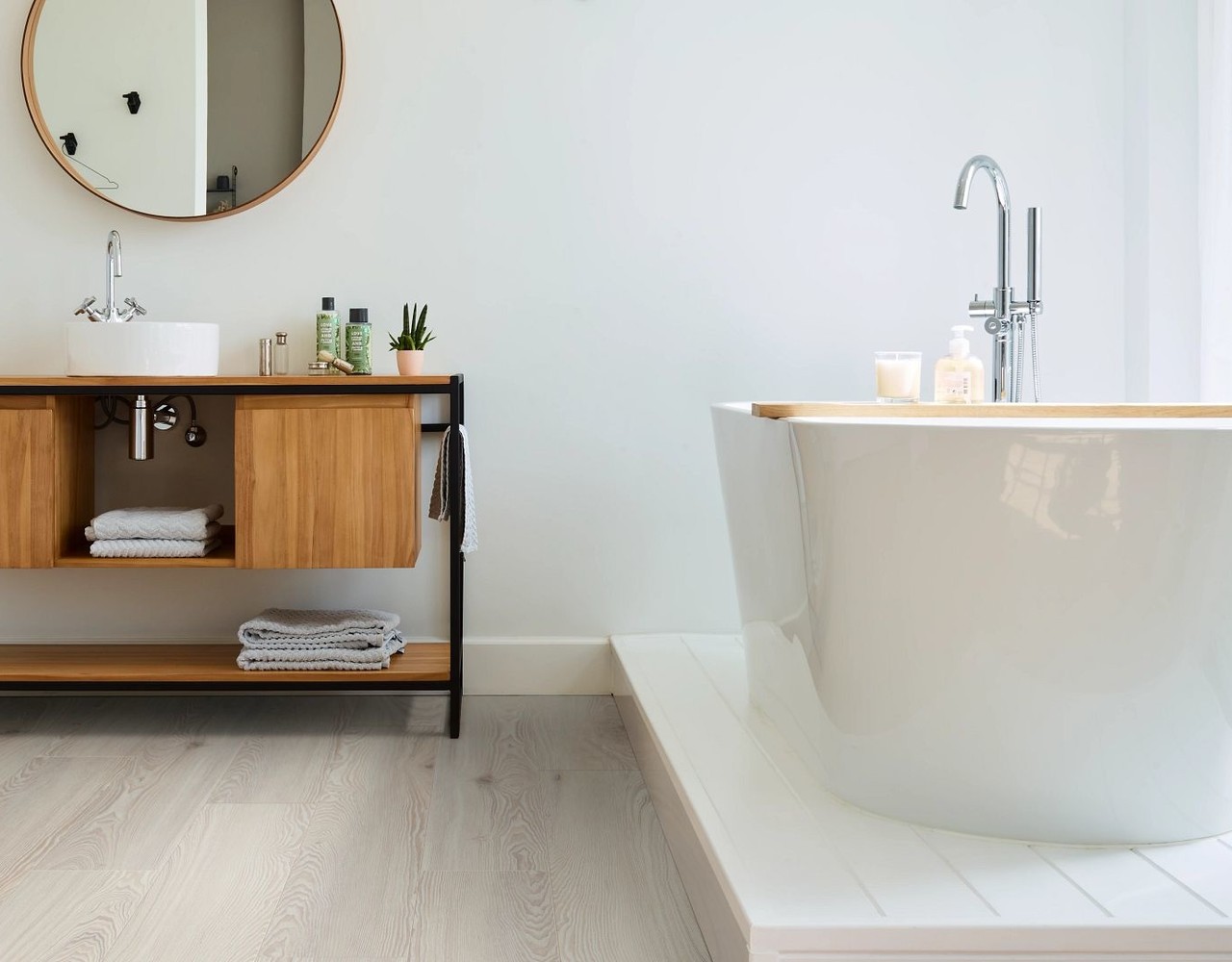 COREtec COREtec Essentials 1800+ Minnesota Ash LVPE 2103 Rigid Core Click PVC