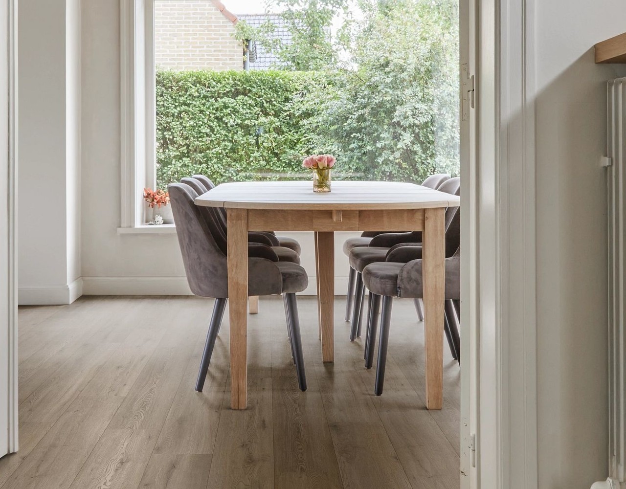 COREtec COREtec Essentials 1500+ Cleveland Oak LVRE 1486 Rigid Core Click PVC COREtec COREtec Essentials 1500+ Cleveland Oak LVRE 1486 Rigid Core Click PVC