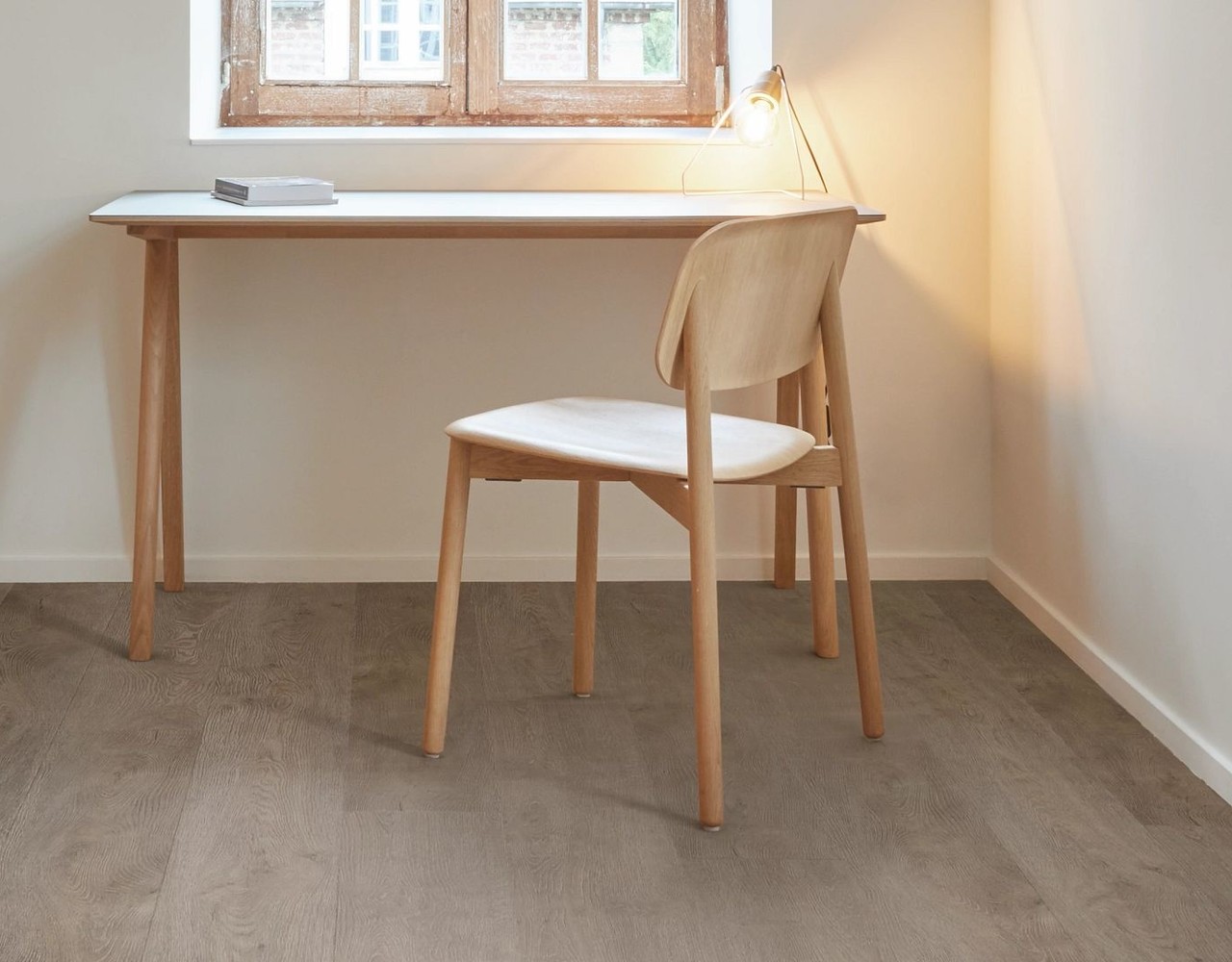 COREtec COREtec Essentials 1500 Great Northern Oak LVR 9605 Rigid Core Click PVC COREtec COREtec Essentials 1500 Great Northern Oak LVR 9605 Rigid Core Click PVC