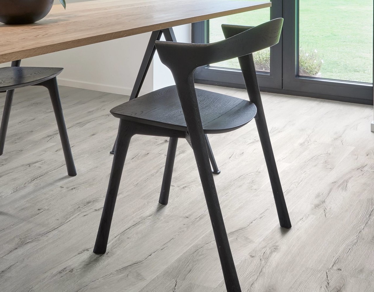 COREtec COREtec Essentials 1500 Wind River Oak LVR 8606 Rigid Core Click PVC COREtec COREtec Essentials 1500 Wind River Oak LVR 8606 Rigid Core Click PVC