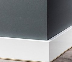 MDF Plint Modern Gelakt RAL 9010 Vochtwerend met uitsparing voor geluidreducerende strip MDF Plint Modern Gelakt RAL 9010 Vochtwerend met uitsparing voor geluidreducerende strip