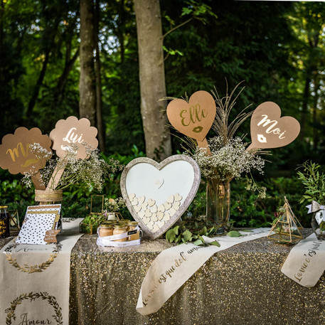 Gastenboek Just Married - Houten hart met 60 kleine hartjes