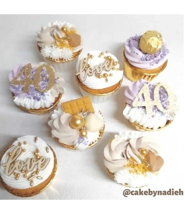 Houten confetti - Love - 18stuks