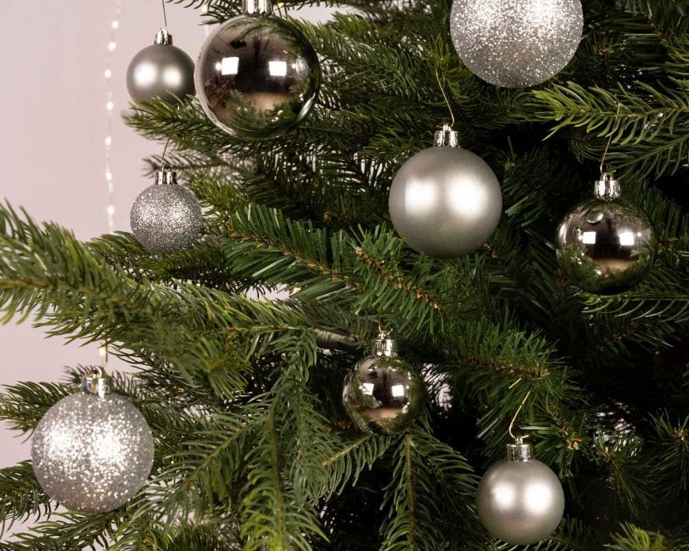 Zilveren kerstballen