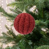 Gedecoreerde kerstbal ø8cm | foam | kerstrood met glitters