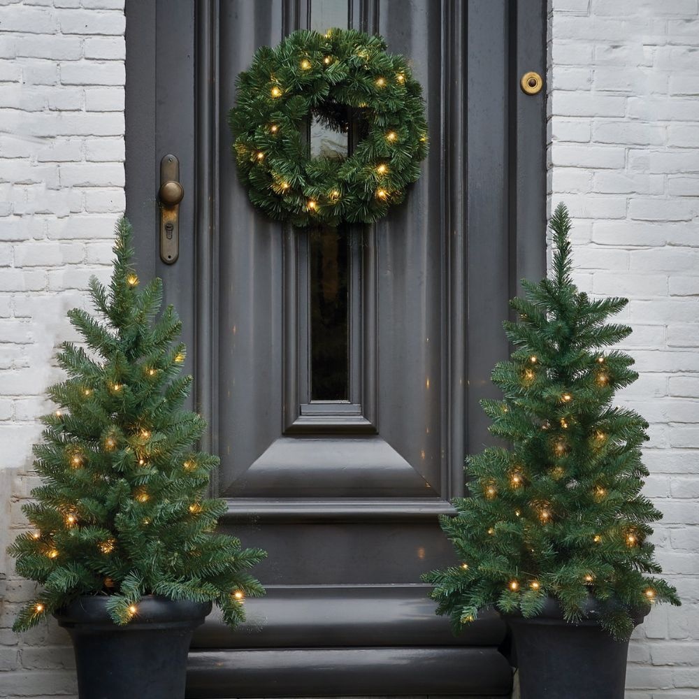 Norton twee kerstboompjes + krans | groen met LED lampjes | set van 3