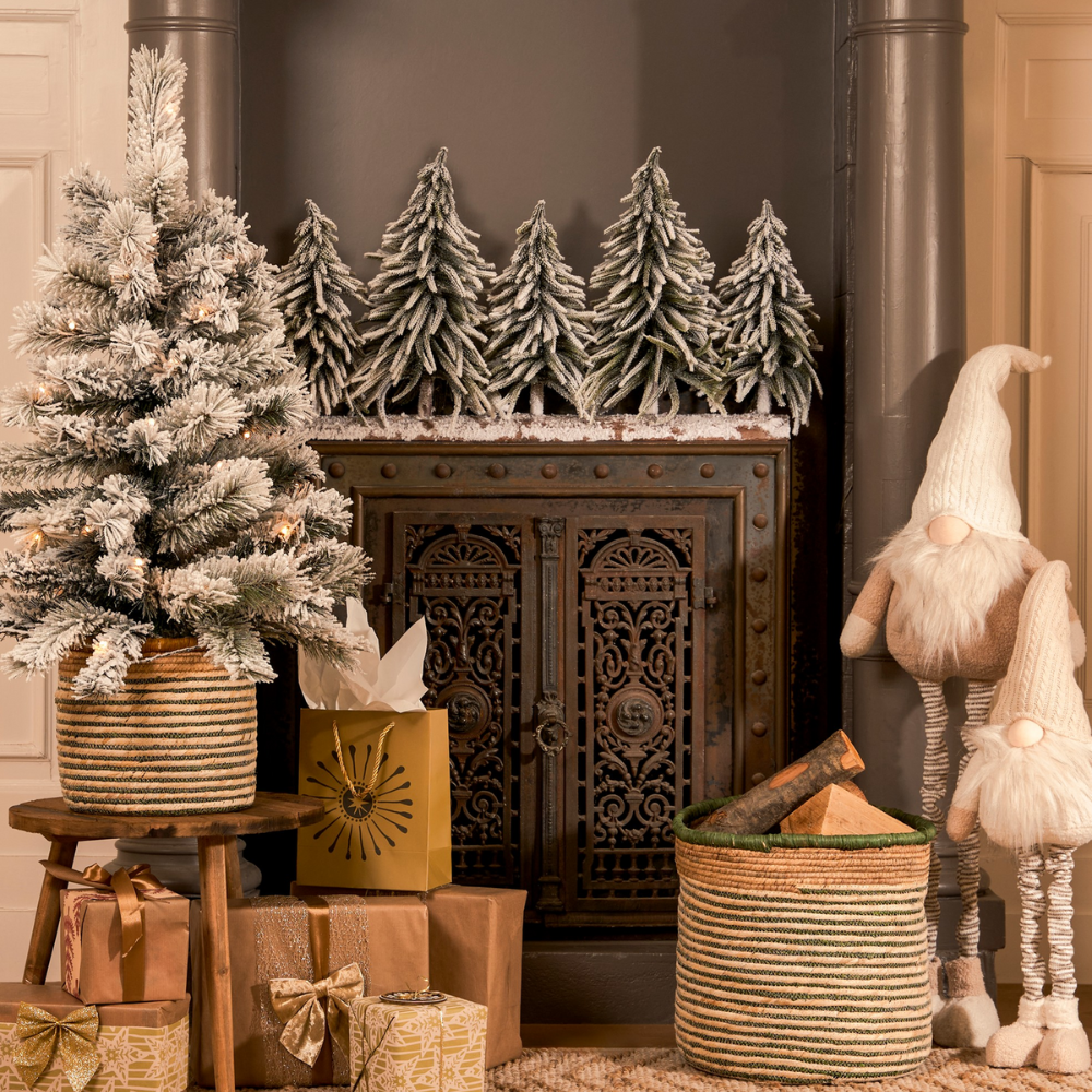 Dinsmore kerstboompje in pot 90xø50cm | groen met bevroren details en 40 LED lampjes